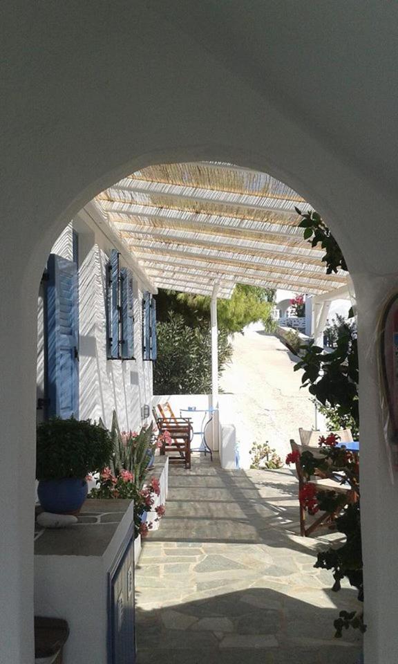 Artemis Rooms Folégandros Exterior foto